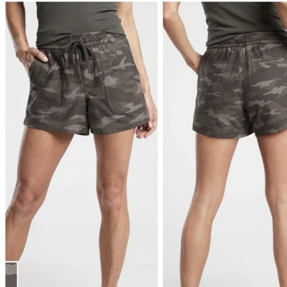 Athleta green Camo camouflage Farallon shorts size 22 NWT